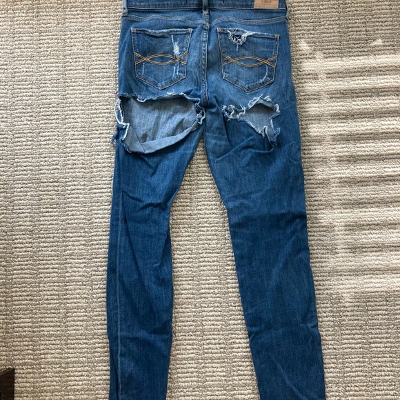 Cheeky American Eagle Jeans - Picture 3 of 6